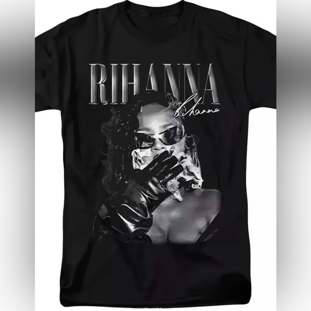 Rihanna Signature Black Tee